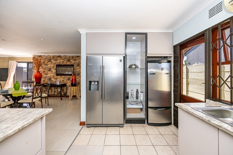 3 Bedroom Property for Sale in Table View Western Cape